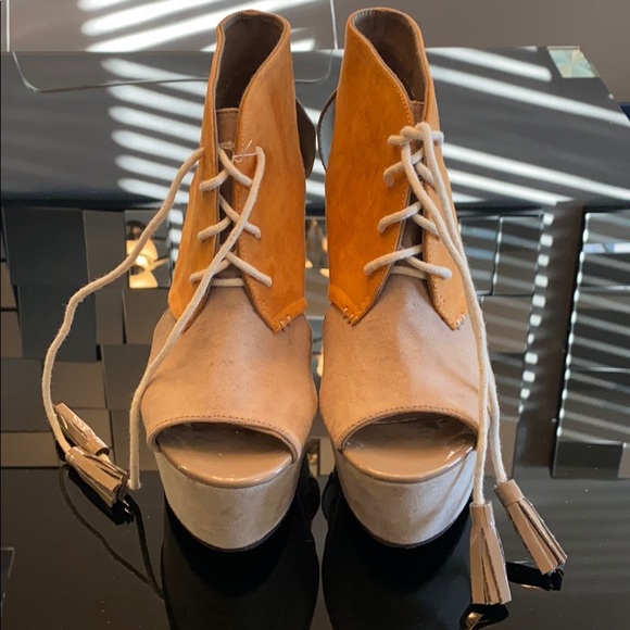 Platform Sandals - Picture 1 of 5